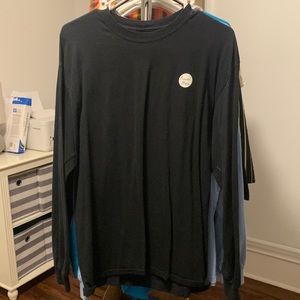 Serengetee Black Long-sleeve T-shirt Unisex Large. “Travel More”
